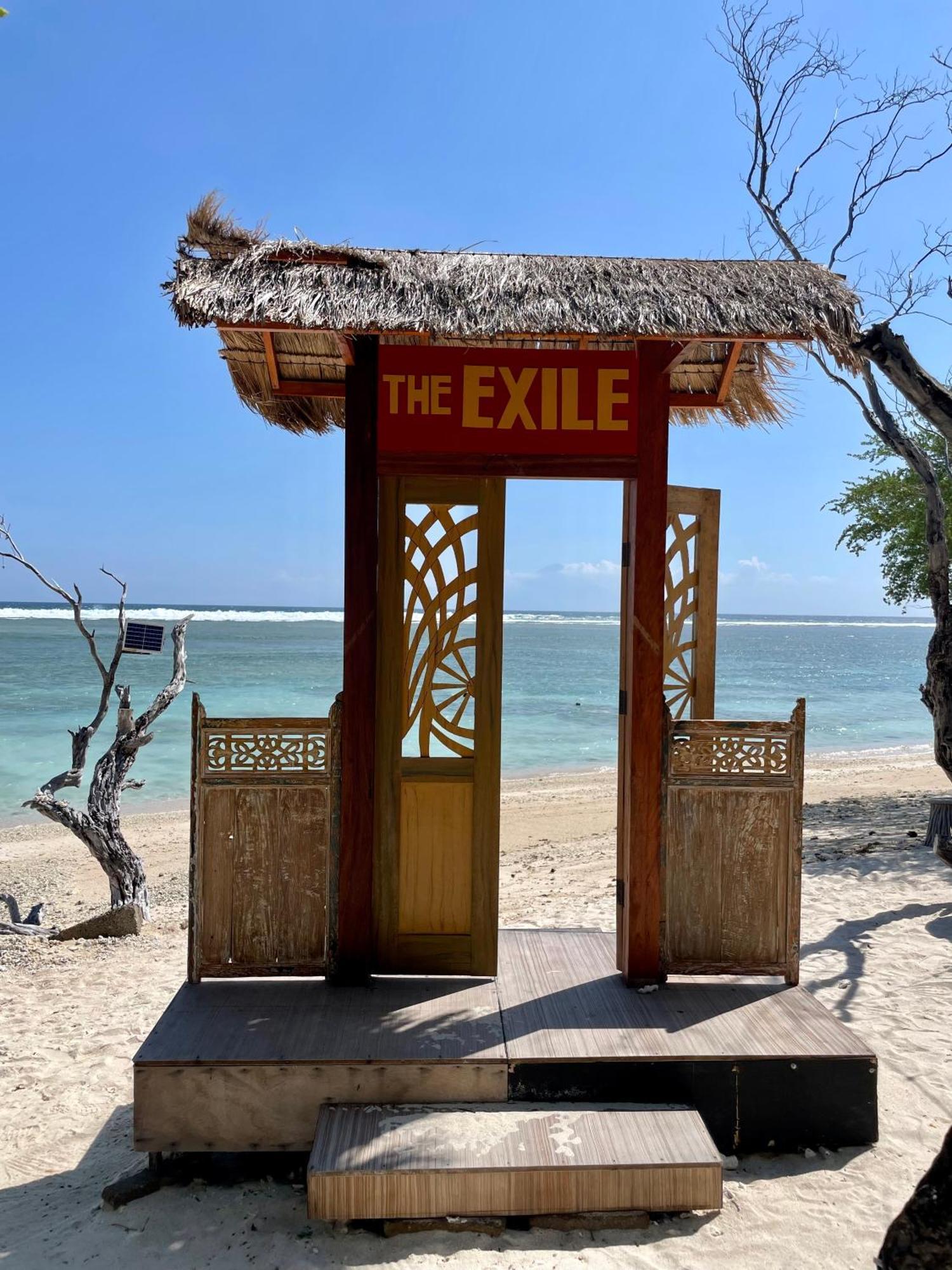 The Exile Sunsetpoint Hotel กีลีตราวางัน ภายนอก รูปภาพ