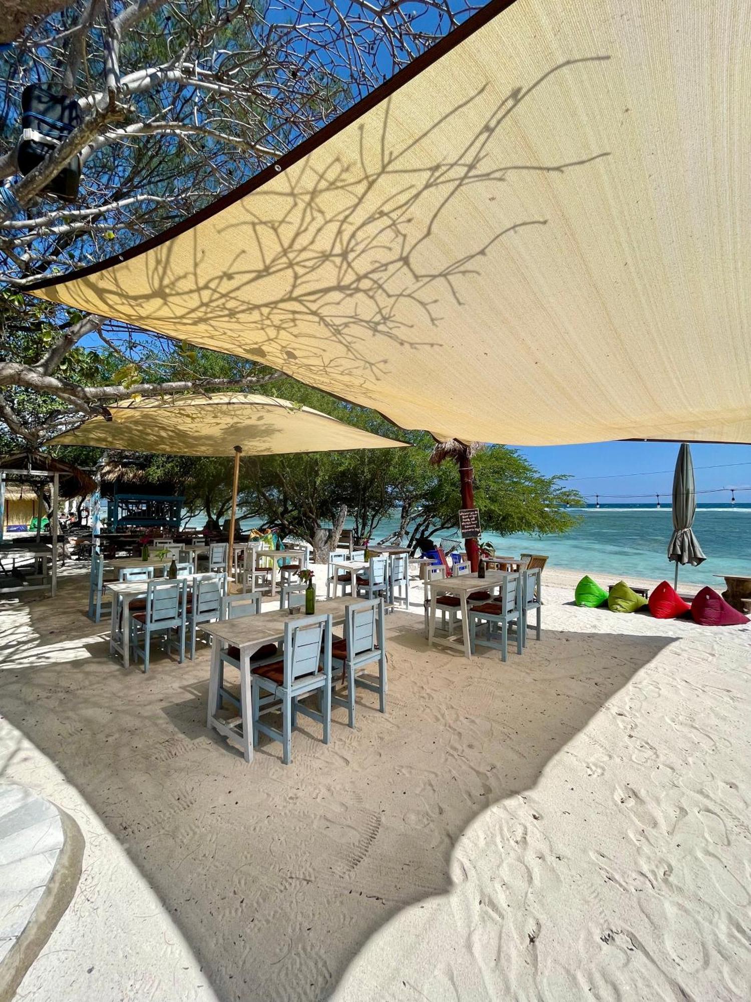 The Exile Sunsetpoint Hotel กีลีตราวางัน ภายนอก รูปภาพ